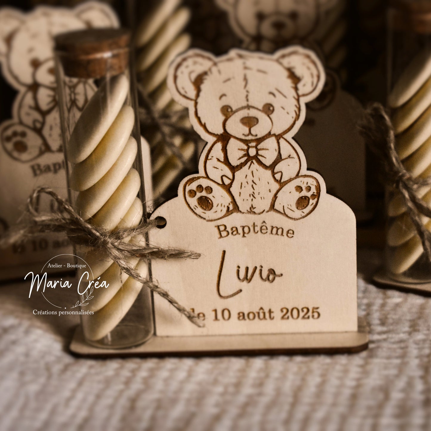 Figurine souvenir en bois ourson