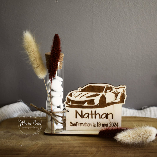 Figurine souvenir en bois voiture de course