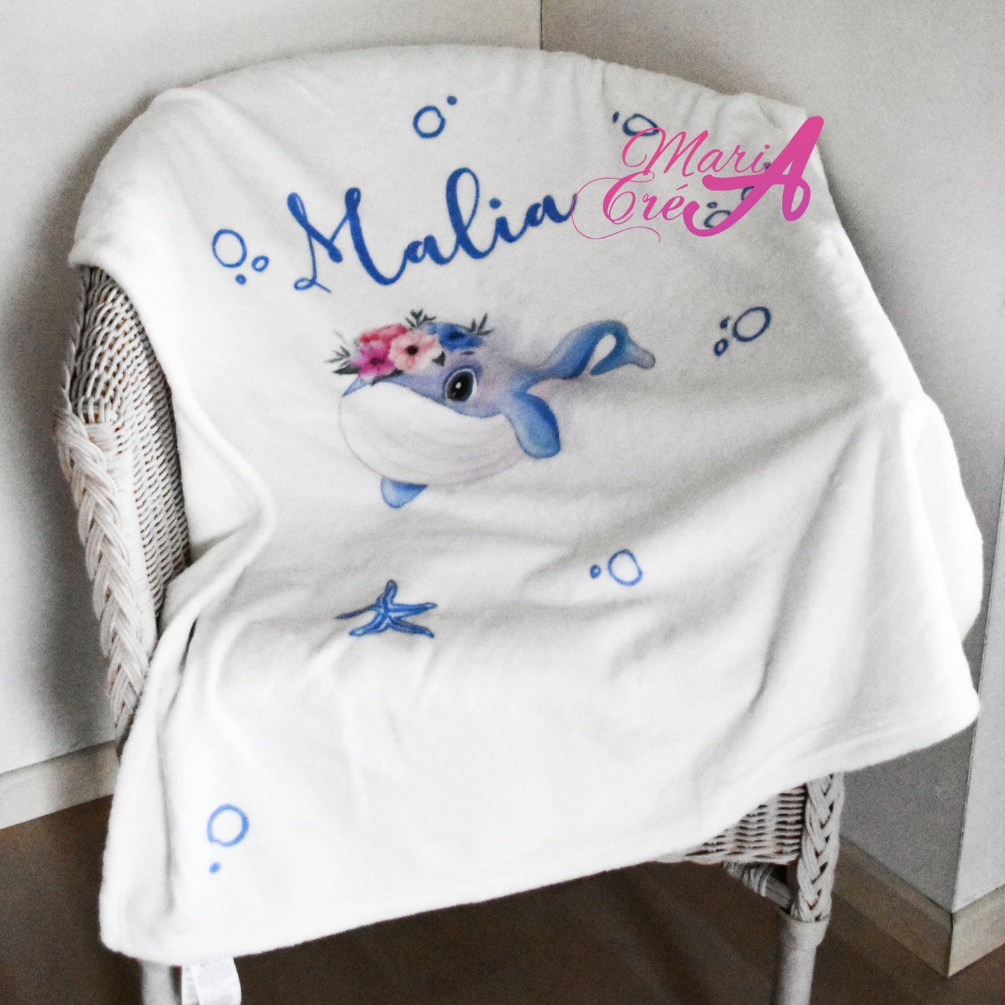 Couverture baleine couronne de fleurs