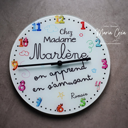 Horloge à suspendre - chez madame.. on apprend en s'amusant...
