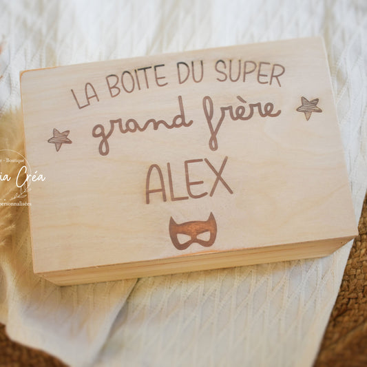 Boite du super grand frère / de la super grande soeur