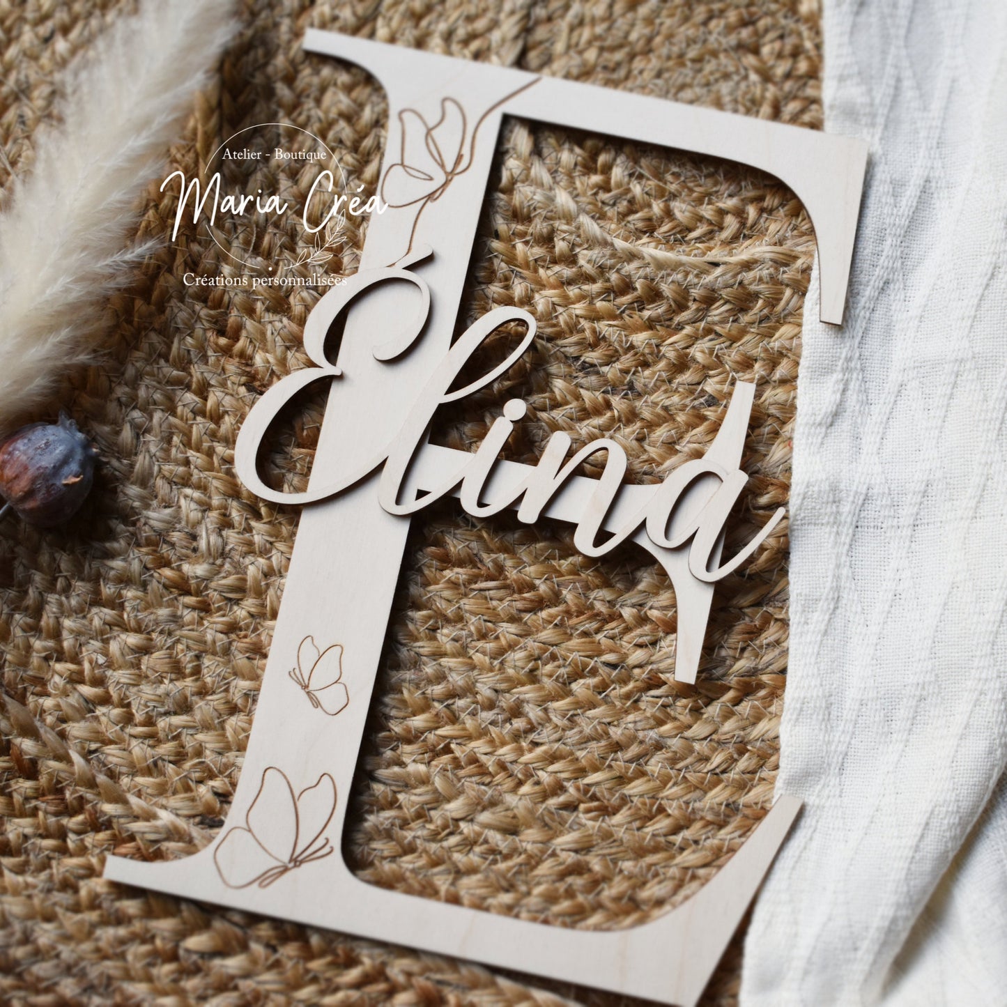 Lettrine prénom en bois - papillons traits