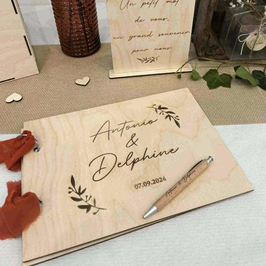 Livre d’or personnalisé en bois gravé