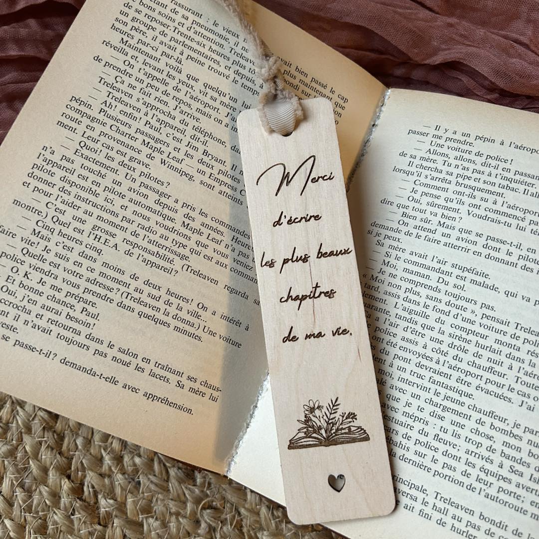 Marque page "Merci d'écrire les plus beaux chapitres de ma vie"