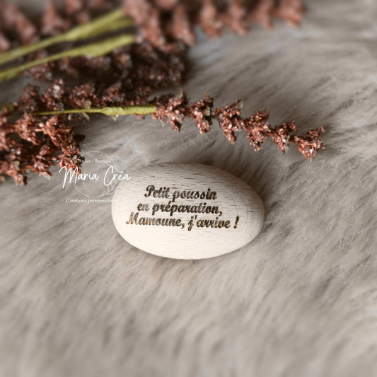 Oeuf en bois "Petit poussin en préparation"