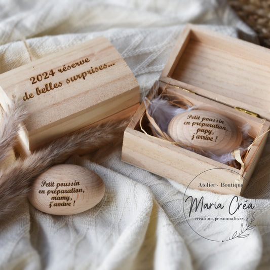 Oeuf en bois "Petit poussin en préparation"