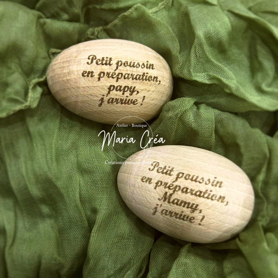 Oeuf en bois "Petit poussin en préparation"