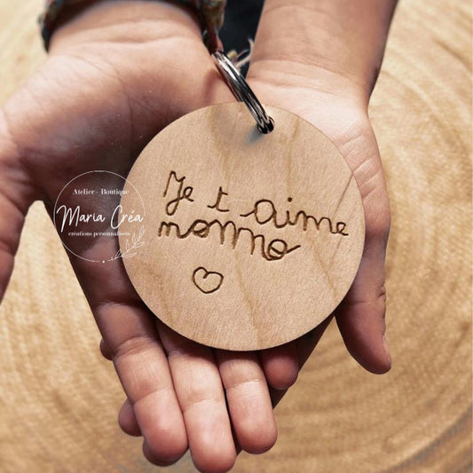 Porte-clé en bois – Gravure manuscrite de votre enfant