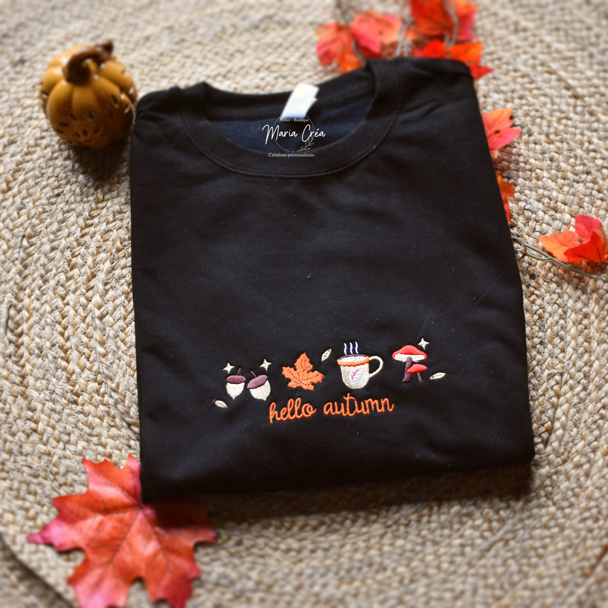 Pull personnalisé – brodé « Hello Autumn » – Motif automne