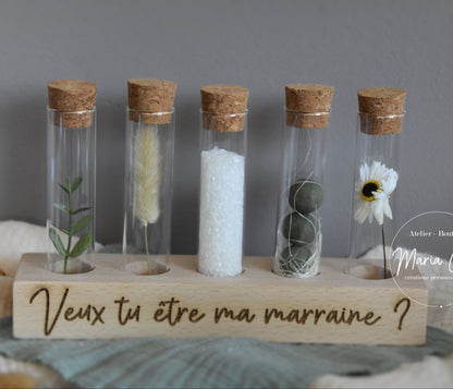 Support en bois gravé avec fioles en verre - Texte demande