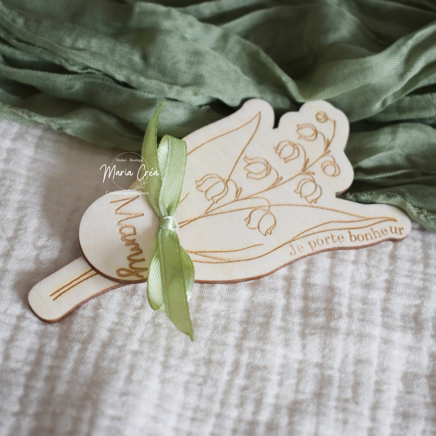 Brin de muguet personnalisé en bois – porte-bonheur gravé