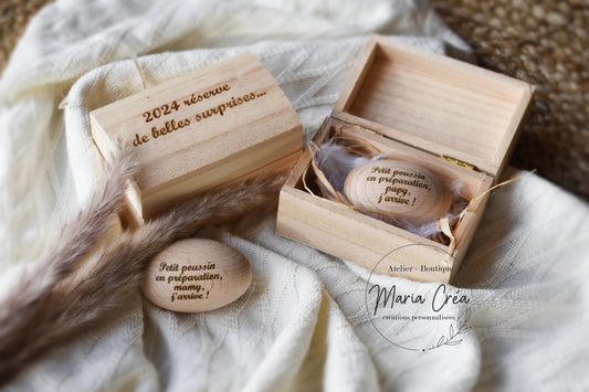 Oeuf en bois "Petit poussin en préparation"